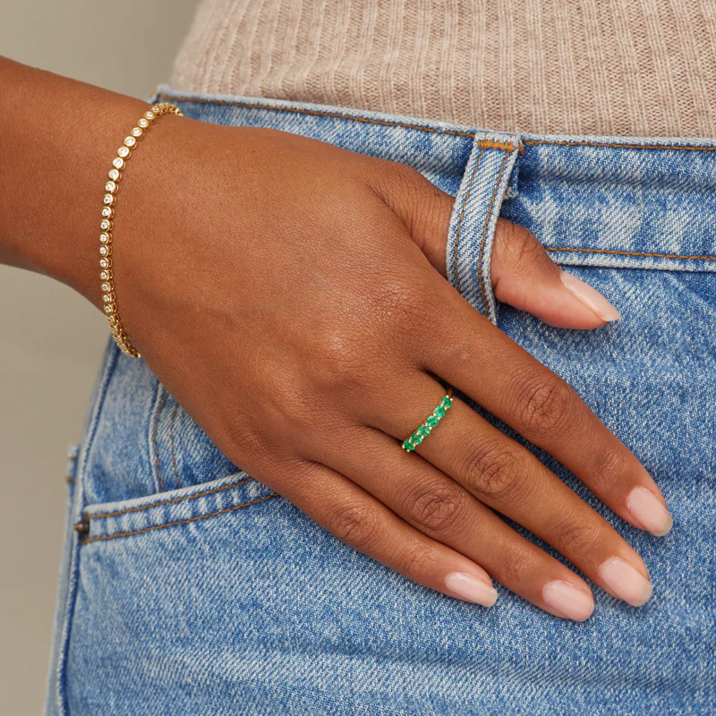 4-Prong Emerald Ring - Image 5