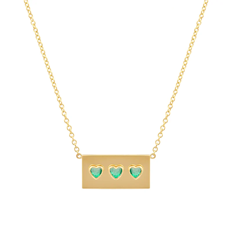 Ellen Plate with 3 Heart-Cut Emerald Detail Necklace