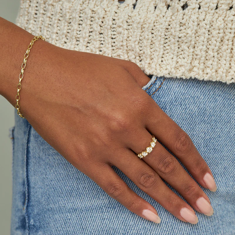 Graduated Diamond Ring - Image 2