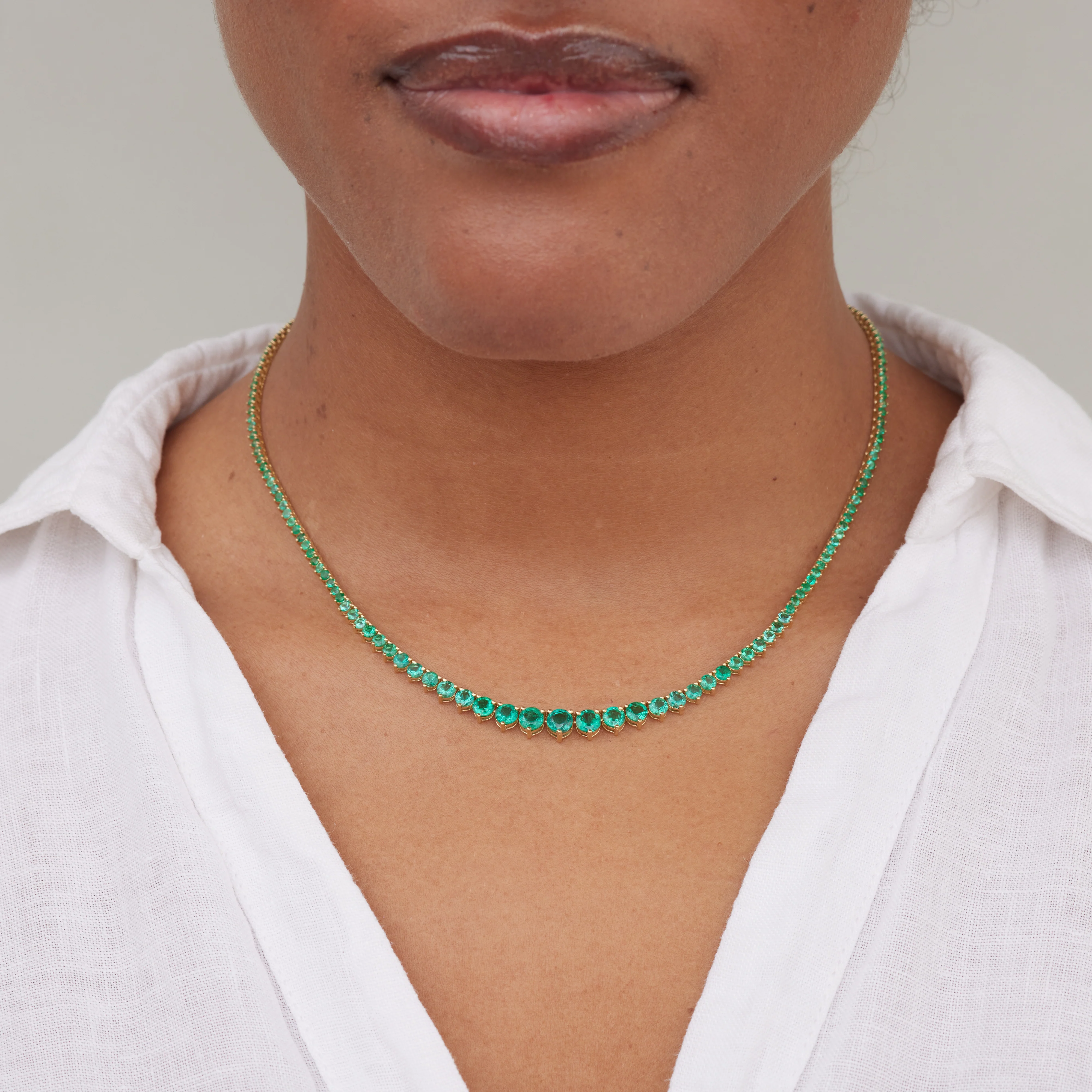 Luxe Graduated 3-Prong Emerald Tennis Necklace - Image 5
