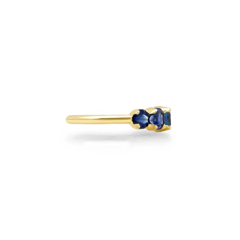 Large Graduated Blue Sapphire Ring - Image 3